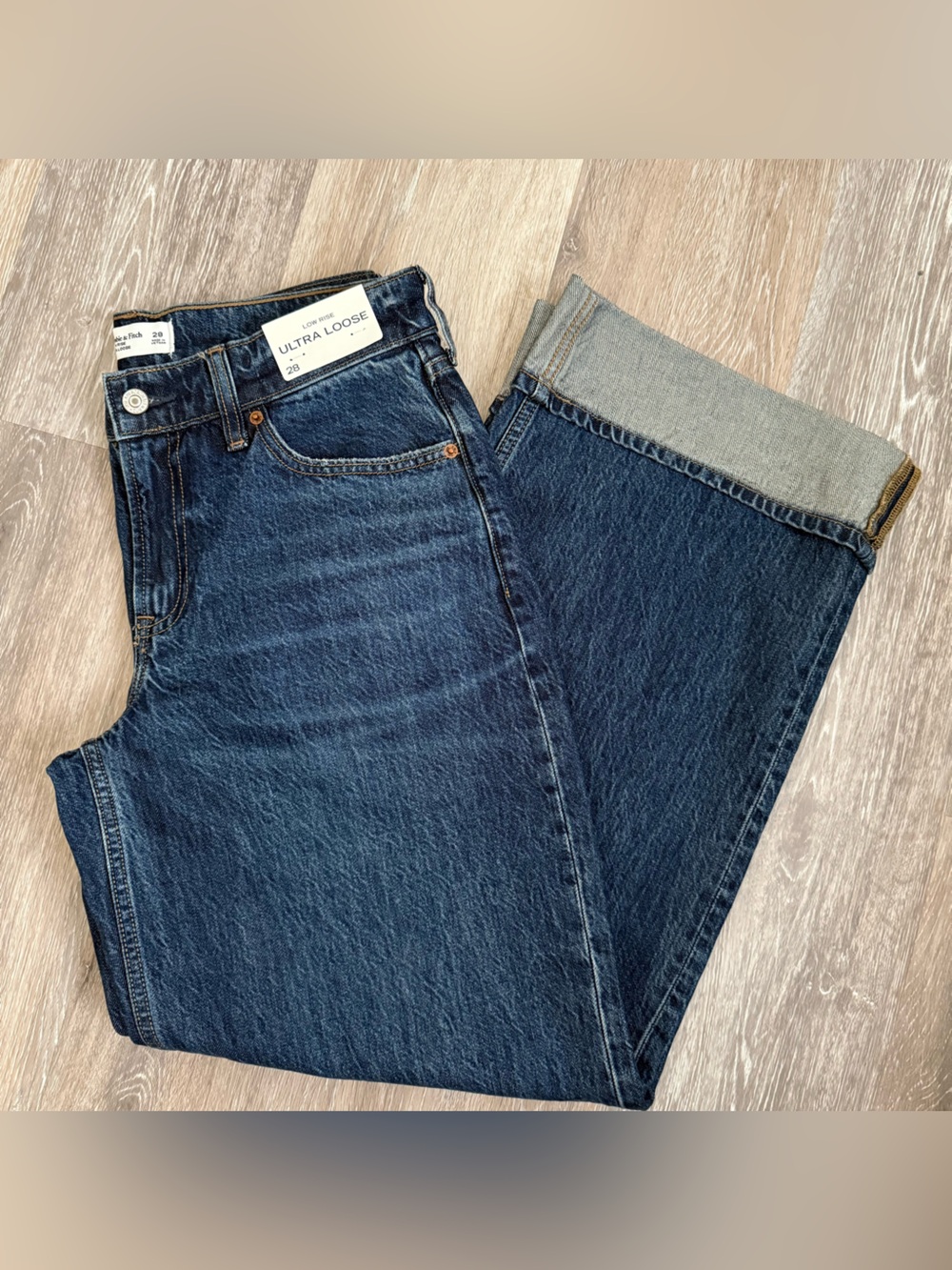 Abercrombie & Fitch Women’s Low Rise Ultra Loose Cuffed Hem Jeans